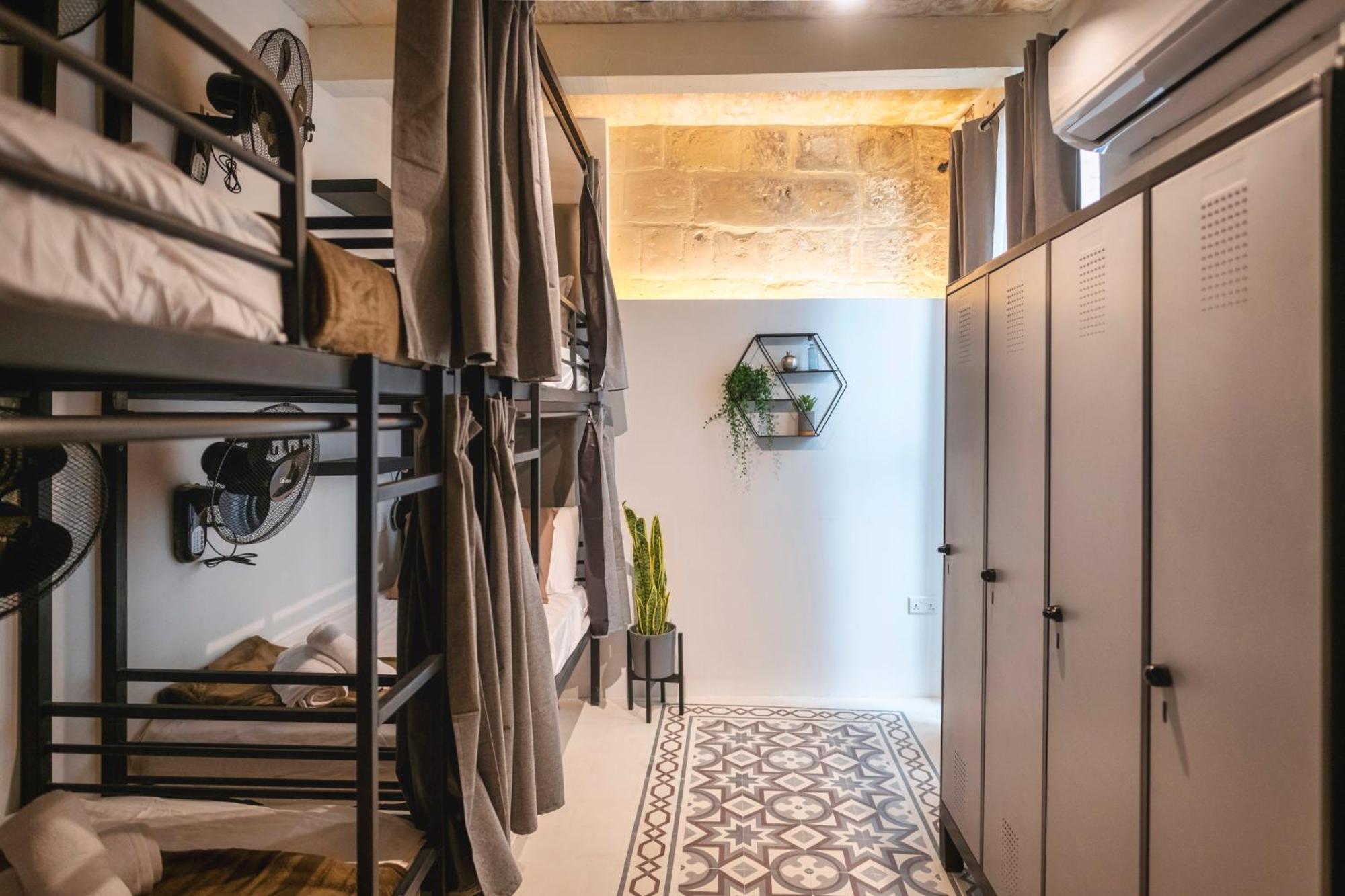 Mandera'S Boutique Suites & Dorms Валетта Экстерьер фото