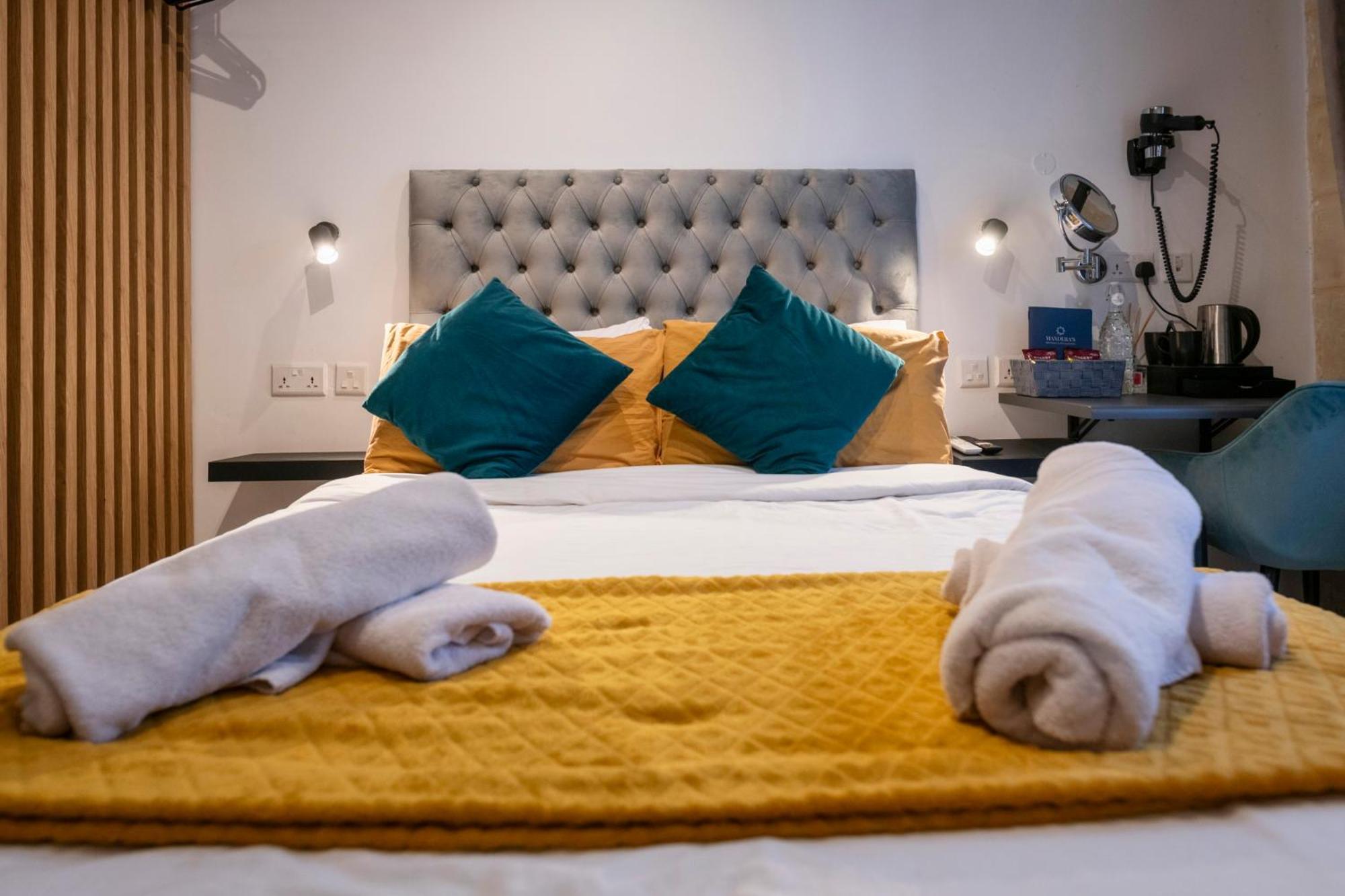 Mandera'S Boutique Suites & Dorms Валетта Экстерьер фото
