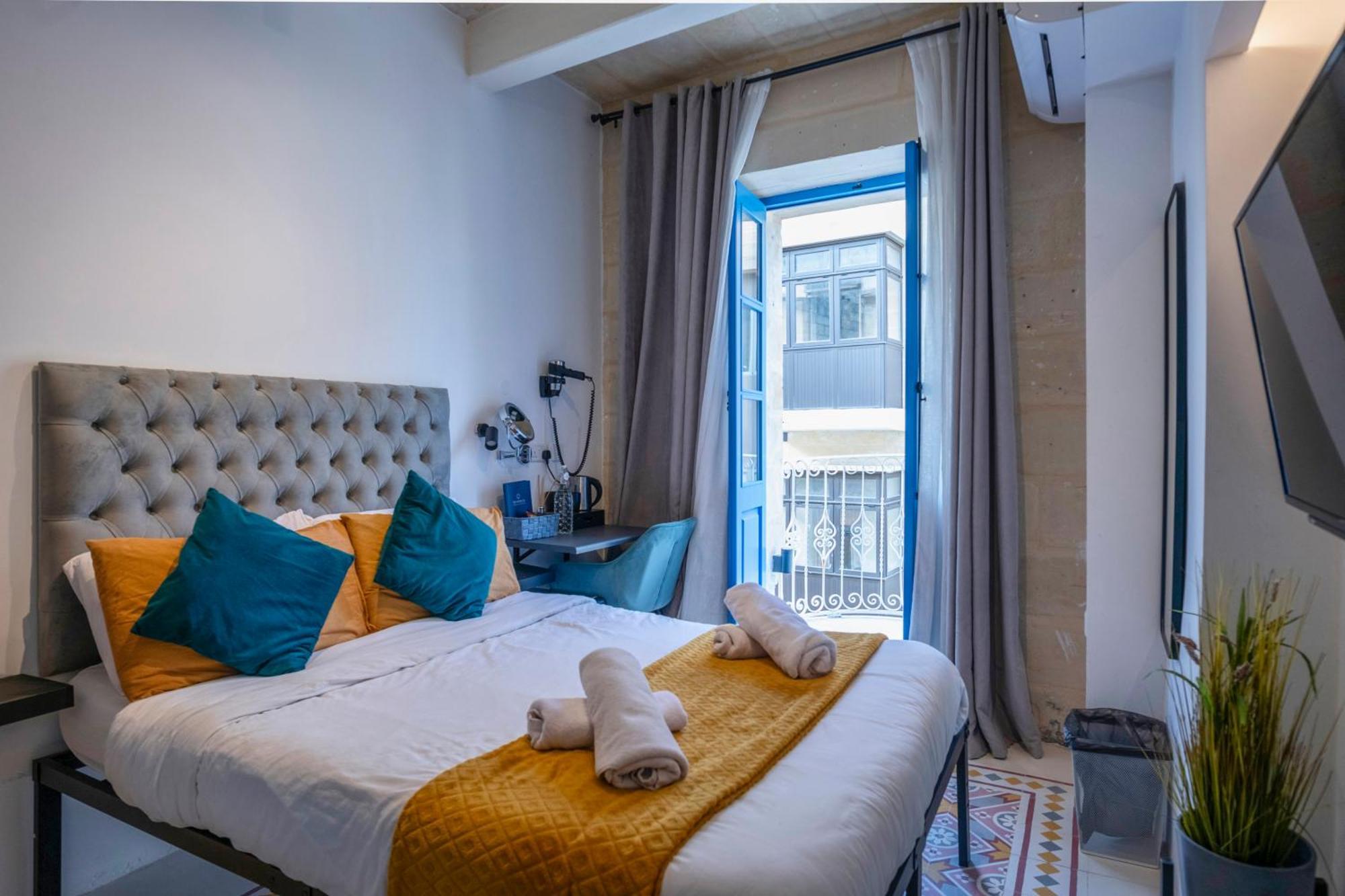 Mandera'S Boutique Suites & Dorms Валетта Экстерьер фото
