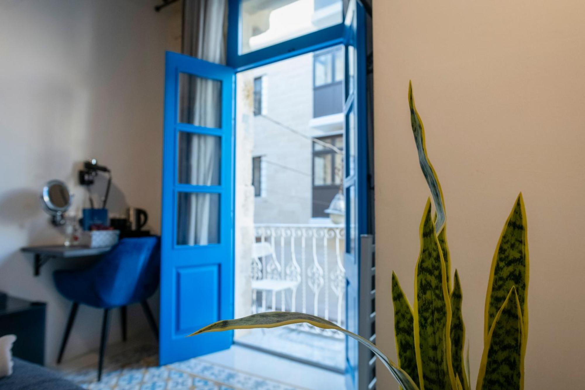 Mandera'S Boutique Suites & Dorms Валетта Экстерьер фото