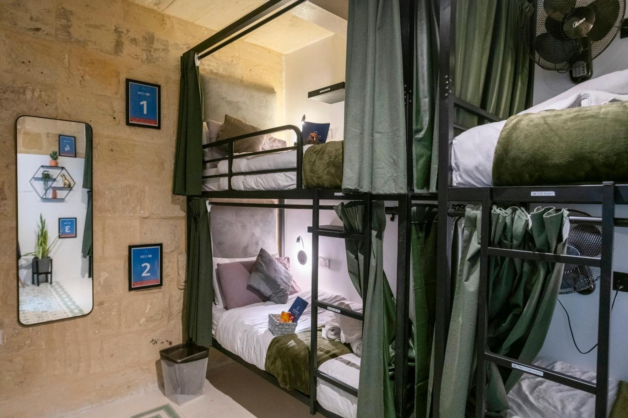 Mandera'S Boutique Suites & Dorms Валетта Экстерьер фото
